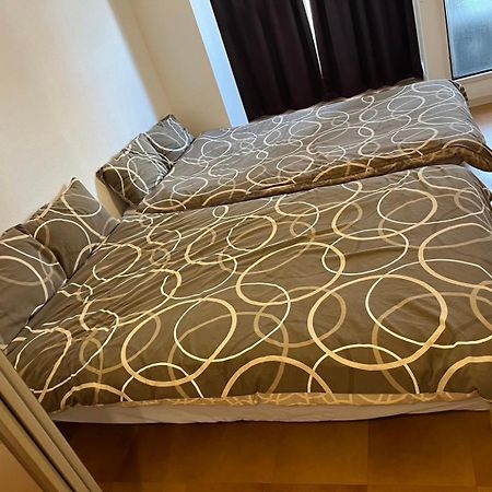 ２ Beds. Comfortable . Dotonbori / Kuromon Market. Osaka Exterior photo