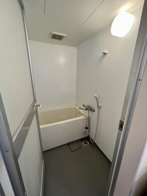 ２ Beds. Comfortable . Dotonbori / Kuromon Market. Osaka Exterior photo